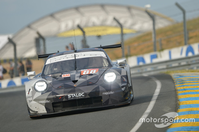 #88 Dempsey Proton Competition Porsche 911 RSR: Matteo Cairoli, Khaled Al Qubaisi, Giorgio Roda