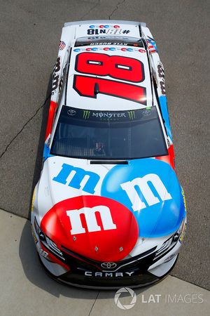 Kyle Busch, Joe Gibbs Racing, Toyota Camry M&M's Red White & Blue