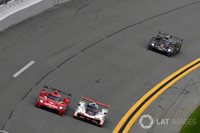 #31 Action Express Racing Cadillac DPi, P: Eric Curran, Mike Conway, Stuart Middleton, Felipe Nasr, #7 Acura Team Penske Acura DPi, P: Helio Castroneves, Ricky Taylor, Graham Rahal