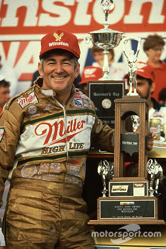 Le vainqueur Bobby Allison