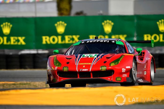 #64 Scuderia Corsa Ferrari 488 GT3, GTD: Bill Sweedler, Townsend Bell, Frankie Montecalvo, Sam Bird