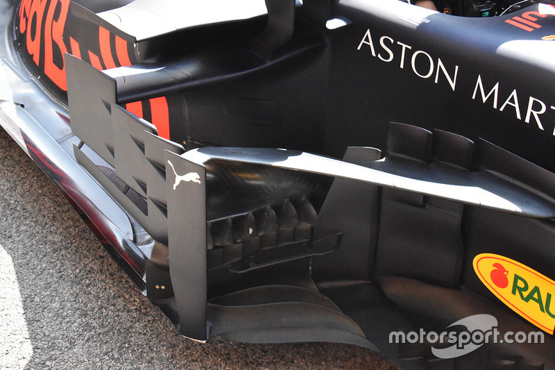 Red Bull Racing RB14 bargeboard