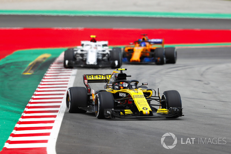 Carlos Sainz Jr., Renault Sport F1 Team R.S. 18, Charles Leclerc, Sauber C37, Fernando Alonso, McLaren MCL33