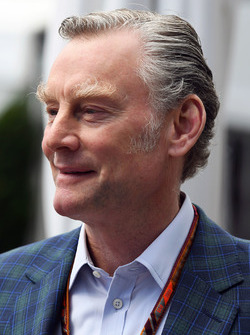 Sean Bratches, Formula 1 Ticari haklar direktörü