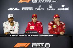 Lewis Hamilton, Mercedes-AMG F1, Sebastian Vettel, Ferrari e Kimi Raikkonen, Ferrari nella conferenza stampa