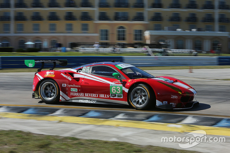 #63 Scuderia Corsa Ferrari 488 GT3: Christina Nielsen, Alessandro Balzan, Matteo Cressoni
