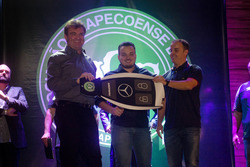 Chapecoense apresenta carro para o Mercedes-Benz Challenge