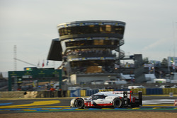 #2 Porsche Team Porsche 919 Hybrid: Timo Bernhard, Earl Bamber, Brendon Hartley