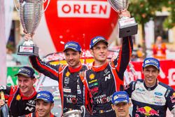 Podium : les vainqueurs Thierry Neuville, Nicolas Gilsoul, Hyundai Motorsport, les deuxièmes Hayden Paddon, Sebastian Marshall, Hyundai Motorsport, les troisièmes Sébastien Ogier, Julien Ingrassia, M-Sport