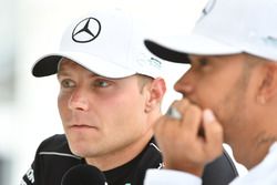 Lewis Hamilton, Mercedes AMG F1 y Valtteri Bottas, Mercedes AMG F1