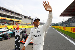 Il poleman Lewis Hamilton, Mercedes AMG F1