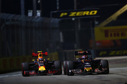 Max Verstappen, Red Bull Racing RB12 face à Daniil Kvyat, Toro Rosso STR11