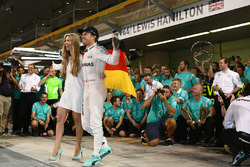 Nico Rosberg, Mercedes AMG Petronas F1 celebrates winning the world championship with Vivian Rosberg, his friends and team