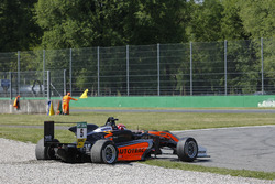 Pedro Piquet, Van Amersfoort Racing Dallara F317 - Mercedes-Benz en la grava