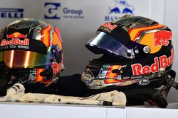Шлемы Карлоса Сайнса-мл., Scuderia Toro Rosso