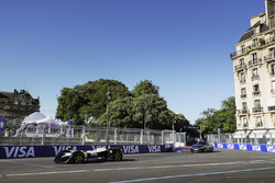 Una vettura Roborace in pista