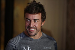 Fernando Alonso announces his deal to race in the 2017 Indianapolis 500 in an Andretti Autosport run