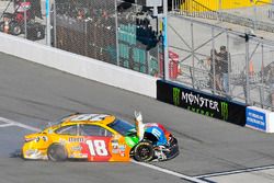 Kyle Busch, Joe Gibbs Racing Toyota wrecked car