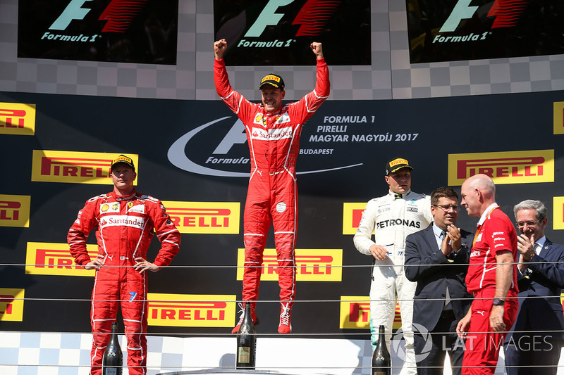 Podyum: Yarış galibi Sebastian Vettel, Ferrari
