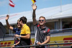 Marcus Ericsson, Sauber, Jolyon Palmer, Renault Sport F1 Team RS17 and Kevin Magnussen, Haas F1 on the drivers parade