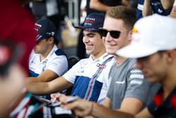 Лэнс Стролл, Williams, и Стоффель Вандорн, McLaren