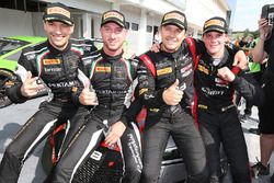 Podium: les vainqueurs Marcel Fassler, Dries Vanthoor, Belgian Audi Club Team WRT, les deuxièmes Jake Dennis, les troisièmes Christian Engelhart, Mirko Bortolotti, GRT Grasser Racing Team