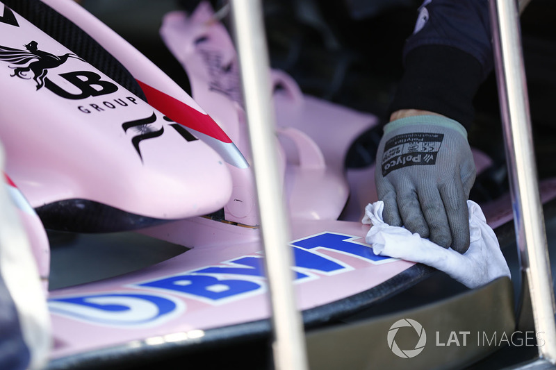 A Force India front wing