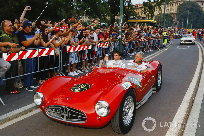Lance Stroll, Williams, en el desfile de Milán