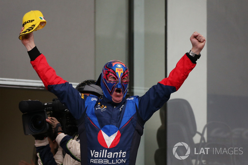 Vaillante Rebellion Racing Mechanic as a Mexican Wrestler