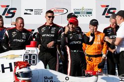 Podium: Race winner Helio Castroneves, Team Penske Chevrolet