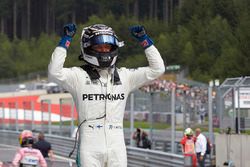 Le vainqueur Valtteri Bottas, Mercedes AMG F1