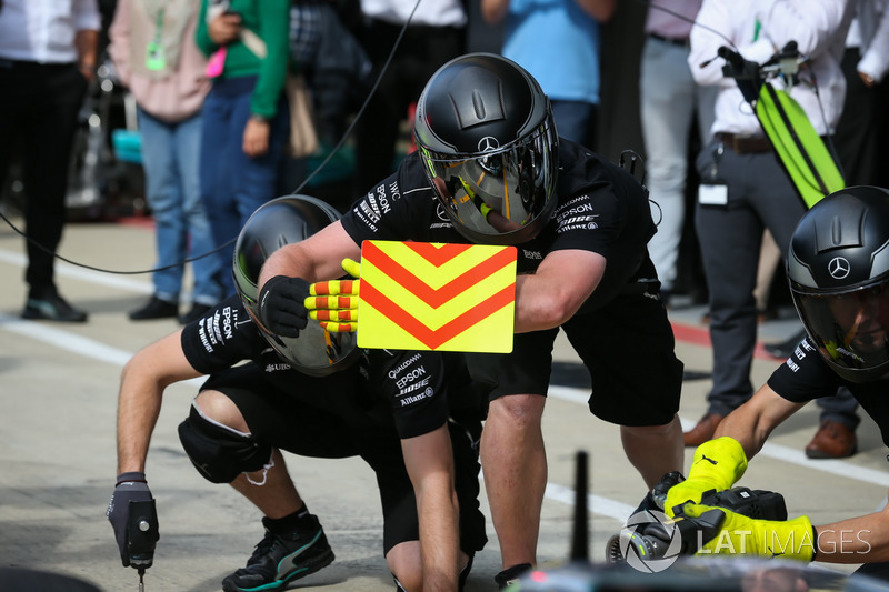 Mercedes AMG F1 práctica de pitstop