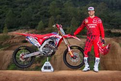 Evgeny Bobryshev berpose dengan CRF450RW