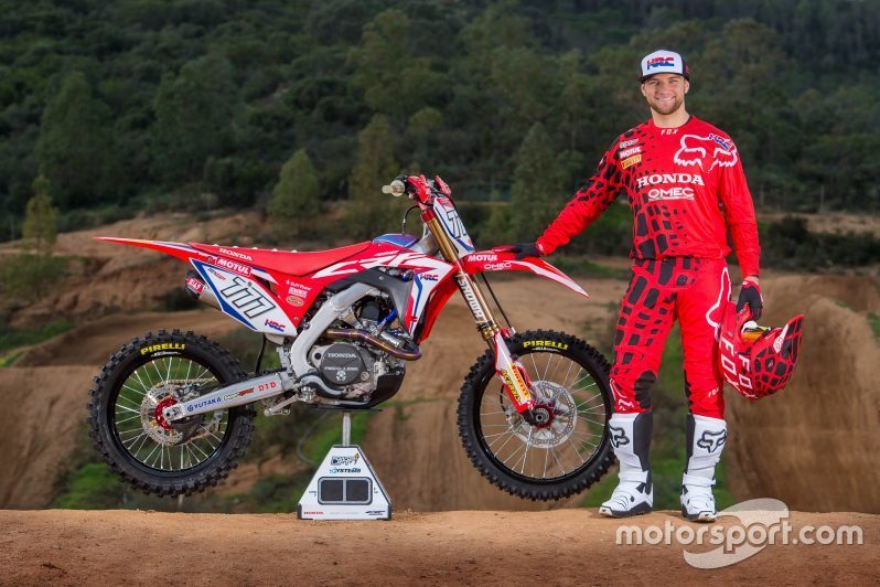 Evgeny Bobryshev berpose dengan CRF450RW