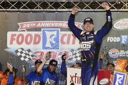 Race winner Kyle Busch, Joe Gibbs Racing Toyota