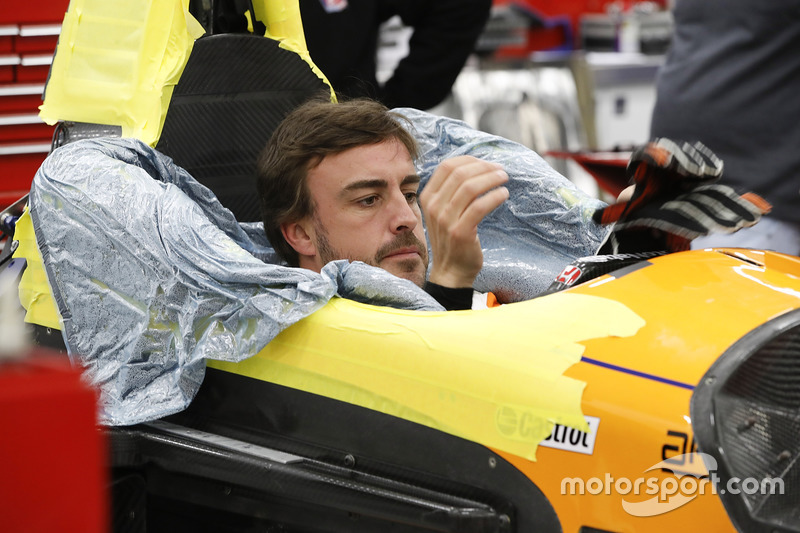 Fernando Alonso montaje de asiento