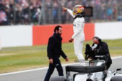 Lewis Hamilton, Mercedes AMG F1, fête sa pole