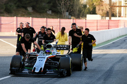 Серхіо Перес, Sahara Force India F1 VJM10, заїжджає на піт-лейн