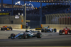 Valtteri Bottas, Mercedes F1 W08, Sebastian Vettel, Ferrari SF70H, Lewis Hamilton, Mercedes F1 W08, Max Verstappen, Red Bull Racing RB13