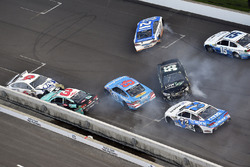 Crash: Trevor Bayne, Roush Fenway Racing Ford, Austin Dillon, Richard Childress Racing Chevrolet