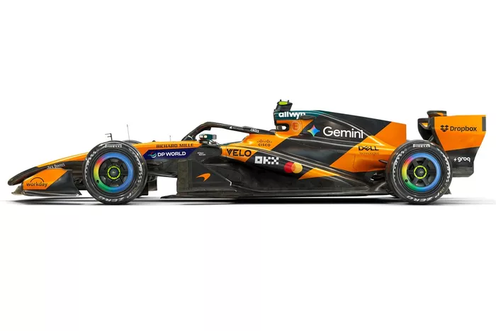 طلاء سيارة McLaren MCL40 