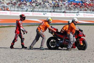 Luces y sombras del sábado por la mañana en el GP de Valencia