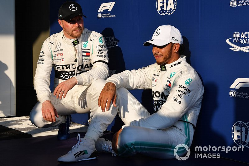 Valtteri Bottas, Mercedes AMG F1, et le poleman Lewis Hamilton, Mercedes AMG F1