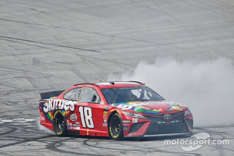 1. Kyle Busch, Joe Gibbs Racing, Toyota Camry