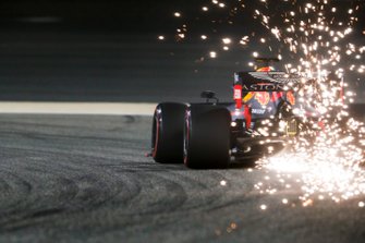 Vonken bij Max Verstappen, Red Bull Racing RB15