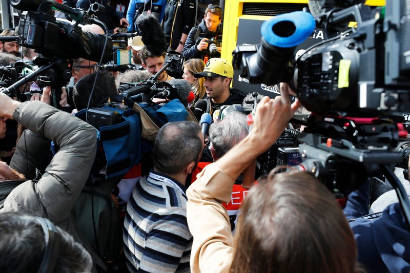 Daniel Ricciardo, Renault F1 Team entre los medios de comunicación