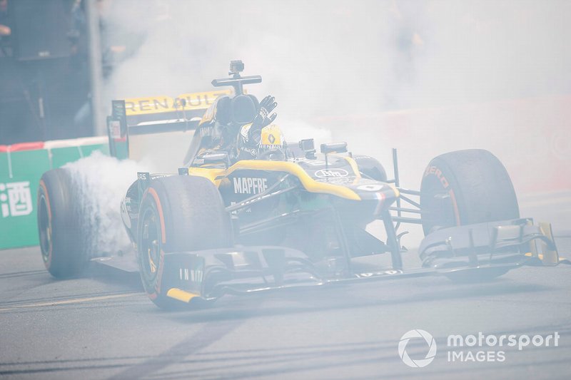 Demonstration with Guanyu Zhou, Renault F1 Team