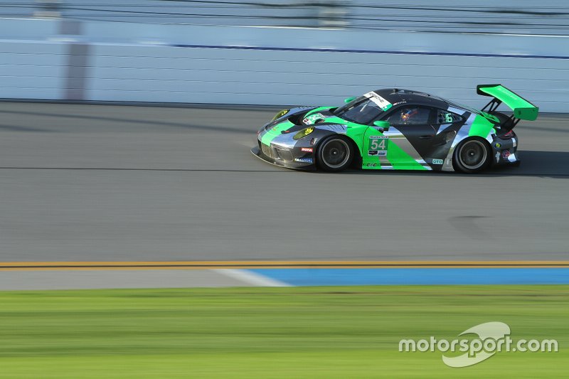 #54 Black Swan Racing Porsche 911 GT3 R: Jeroen Bleekemolen, Sven Müller, Trenton Estep