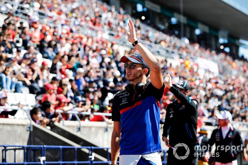 Pierre Gasly, Toro Rosso, in the drivers parade