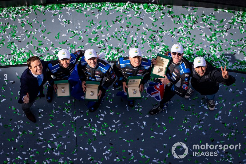 #10 Wayne Taylor Racing Cadillac DPi: Renger Van Der Zande, Ryan Briscoe, Scott Dixon festeggiano la vittoria